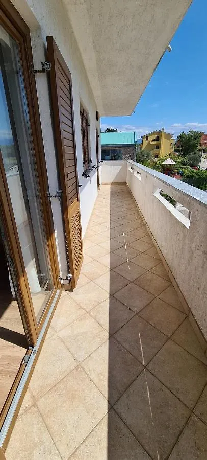 Apartments Jele Baska  0*, Baska (Krk) Croatia