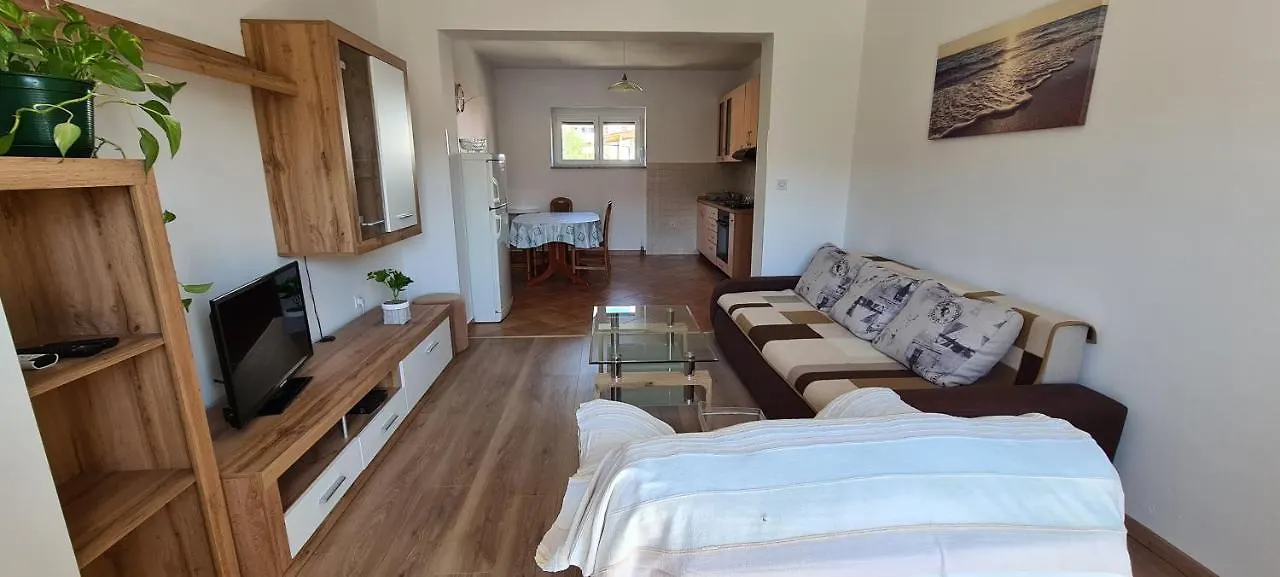 Apartments Jele Baska  0*, Baska (Krk) Croatia