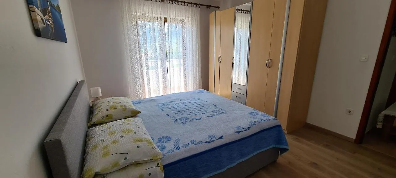 Apartments Jele Baska  Croatia